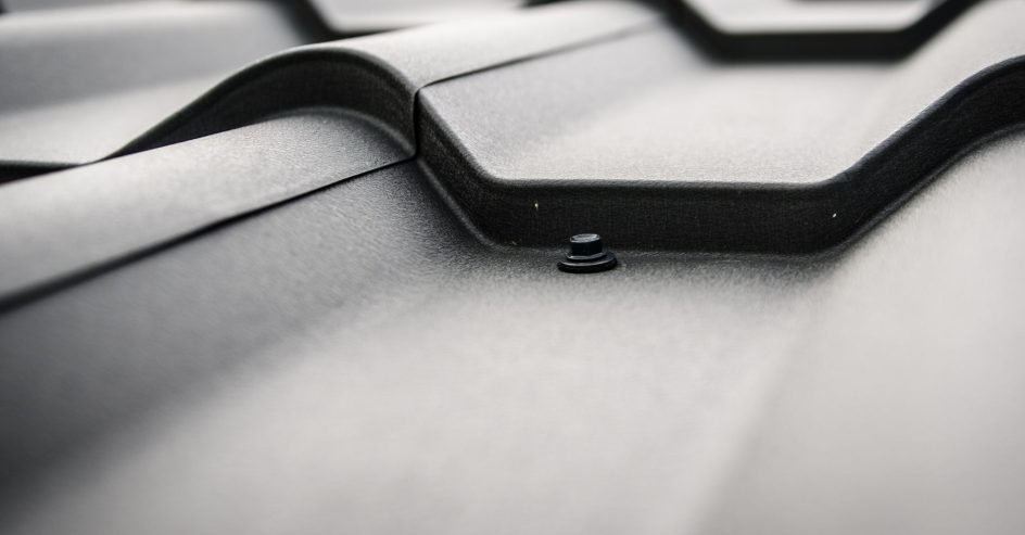 Shingle Roof or Metal Roof in New Orleans: Wind Ratings, Heat, and What Insurers Reward in New Orleans | Big EZ Renovations